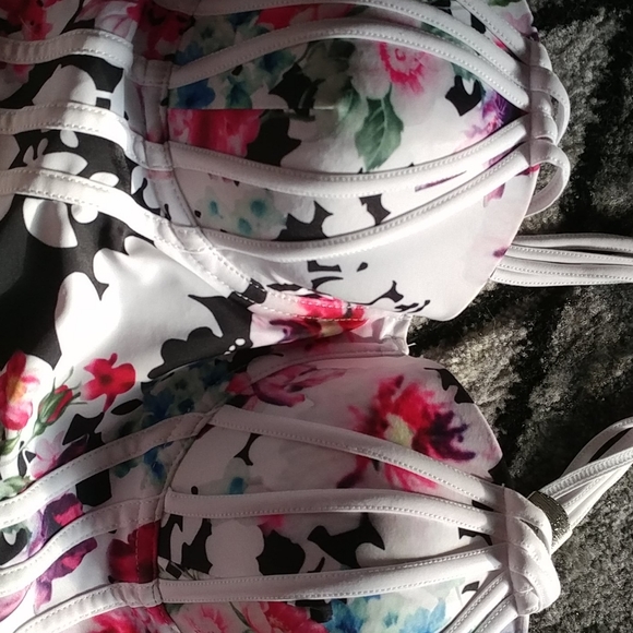 🌺🌸Bathing suit🌺🌸 - Picture 5 of 5